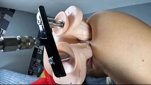 Amateur MILF Gets Double Penetrated Till She Cums Hard - veryfreeporn.com on freevids.org
