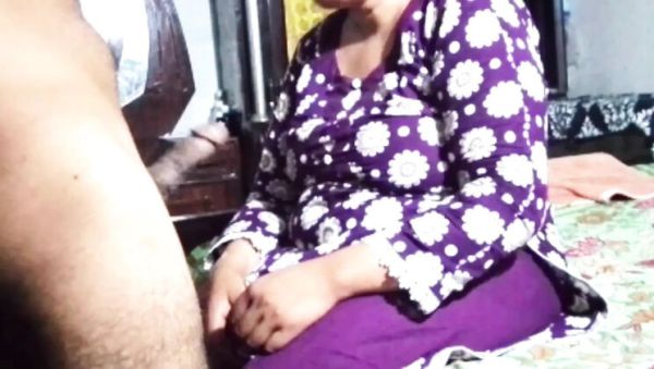 Desi Village Bhabhi Naked Bathing in the Field Hot Action - veryfreeporn.com - Mongolia - Pakistan on freevids.org