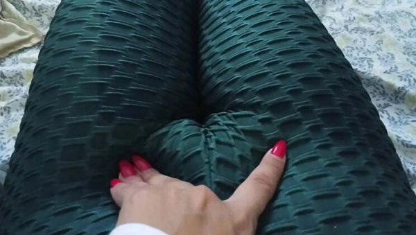 Stepdaughter gets horny remembering stepdad, masturbates watching porn - veryfreeporn.com - Japan on freevids.org