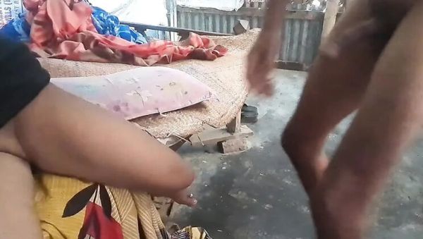 Bengali wife takes huge cock in hardcore anal closeup with boyfriend - veryfreeporn.com - Britain - India on freevids.org