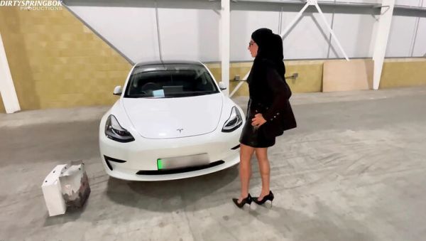Hot Young Arab Wife Gets Fucked Hard in Car Park Blowjob and Facial - veryfreeporn.com on freevids.org