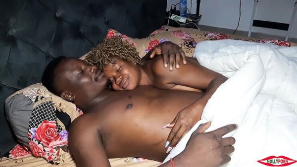 Girlfriend Wakes Boyfriend Up For Early Morning Hardcore Sex With Huge Cock - veryfreeporn.com - Britain - Nigeria on freevids.org