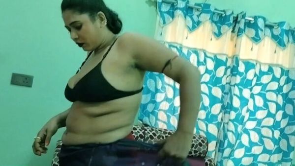 Puja Sarkar's Big Tits Bhabhi Gets a Face Fuck Massage in HD - veryfreeporn.com - India on freevids.org