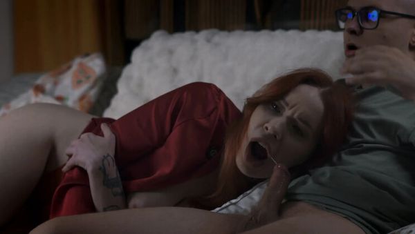 Step Mom Naps While Step Son Uses Her Mouth And Pussy On Christmas - veryfreeporn.com - Russia on freevids.org