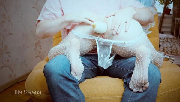 Little Selena Gets Extreme Anal Fisting with a Huge Vegetable - veryfreeporn.com - Britain on freevids.org
