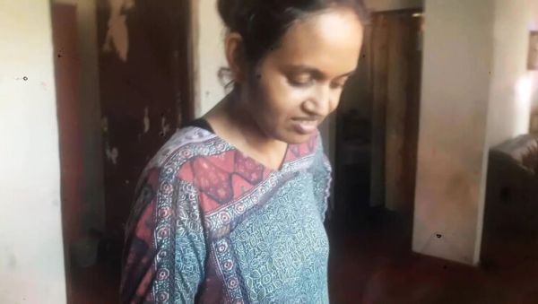 Fucking Hot Indian Housemaid Tina Baby While She Is Cooking in Kitchen - veryfreeporn.com - India on freevids.org