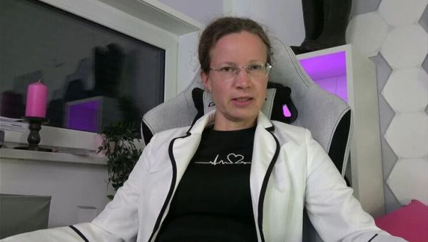 Femdom MILF in Glasses Humiliates Loser with Small Dick – Amateur HD - veryfreeporn.com - Germany on freevids.org