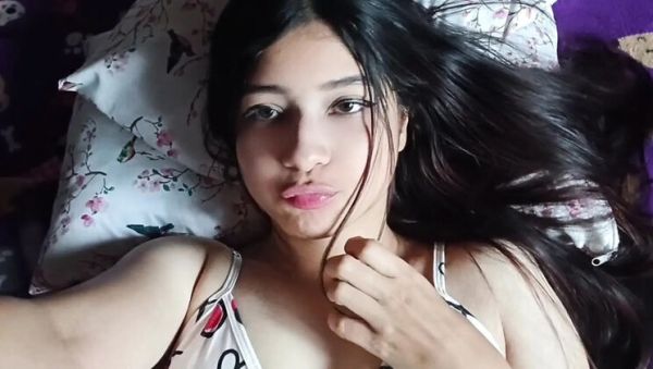 18 Year Old Girl Plays With Her Wet Pussy - veryfreeporn.com - India - Colombia on freevids.org