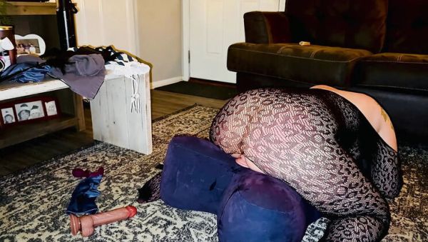 Big tit MILF bound and ready to please Daddy - veryfreeporn.com - Britain - Usa on freevids.org