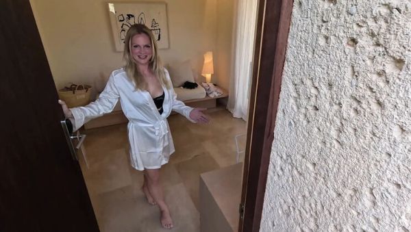 Luna Lollipooop Fucks the Room Boy in Hot Hotel Roleplay - veryfreeporn.com - Germany on freevids.org