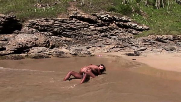Hot Latina Babe Gets Her Pussy Fucked on the Beach - porntry.com - Britain - Usa on freevids.org