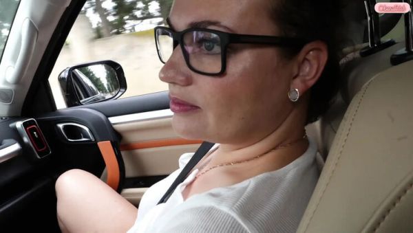 Busty Slut Wife Sucks Stranger's Massive Cock in Car, Greets Her Cuckold Hubby - porntry.com - Russia on freevids.org