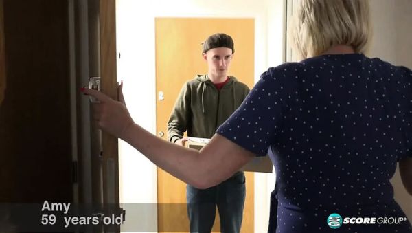 Amy's Big Tits Get a Surprise Box Delivery - porntry.com - Britain on freevids.org