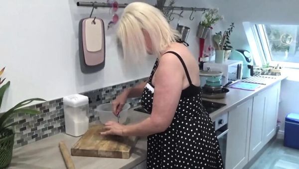 Mrs Moon Big Naturals Blonde MILF Blowjob and Handjob with Rolling Pin - porntry.com on freevids.org
