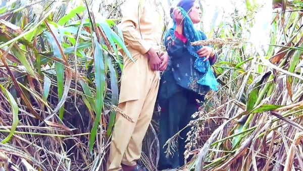 Amateur Couple Homemade Fingering and Footjob with Big Ass - porntry.com - Pakistan on freevids.org