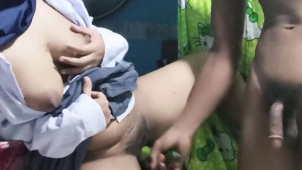 Indonesian Schoolgirls Rania and Dinda Fuck Hard in Homemade Anal Video - porntry.com - India - Indonesia on freevids.org