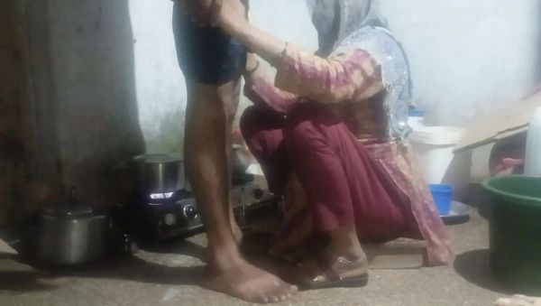 Desi Bhabhi Took It in Her Mouth and Said Put It Down - porntry.com - India on freevids.org