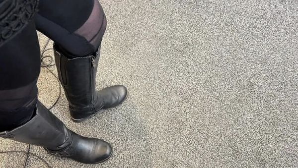 Mrs Mature Feet removes stinky socks and boots - porntry.com - Britain on freevids.org