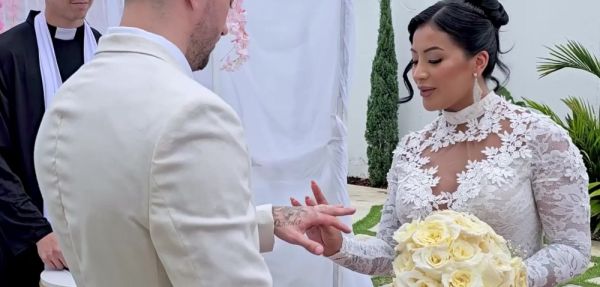 Cheating Bride Fucks The Priest On Her Wedding Day - inxxx.com on freevids.org