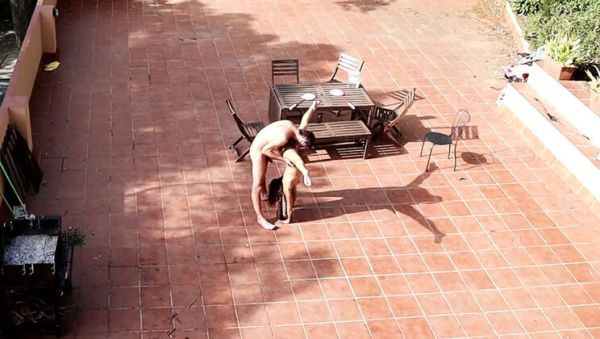 Amateur Couple Caught Fucking in the Courtyard – Outdoor Doggystyle Blowjob - xxxfiles.com - Spain - India on freevids.org