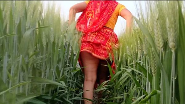 Desi Village Girl Outdoor Fucking in Jungle – School Girl Public Sex Video - veryfreeporn.com - Britain - India - Japan on freevids.org