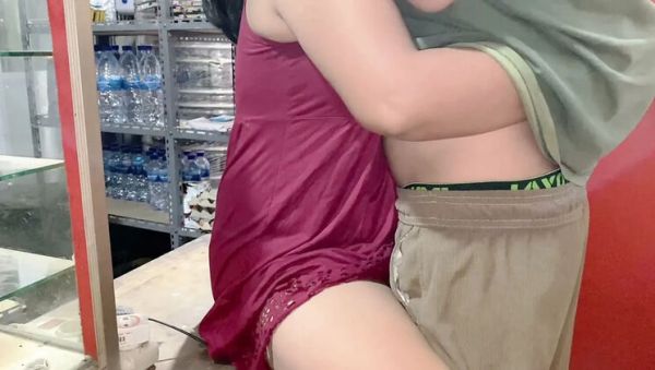 Aldy Bang Fucks Plump Asian MILF on the Front Porch Desk - porntry.com - Indonesia on freevids.org