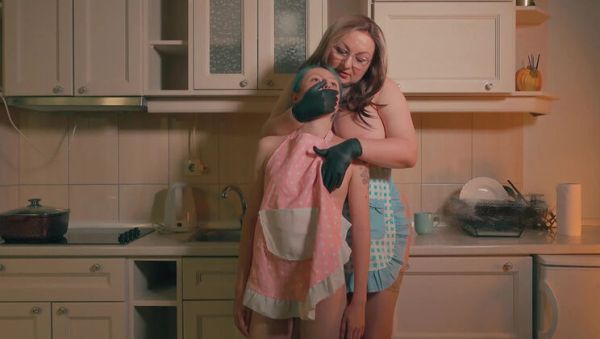 Tall Stepmom in Gloves Inspects and Dildo Fucks Tiny Stepdaughter - porntry.com - Britain on freevids.org
