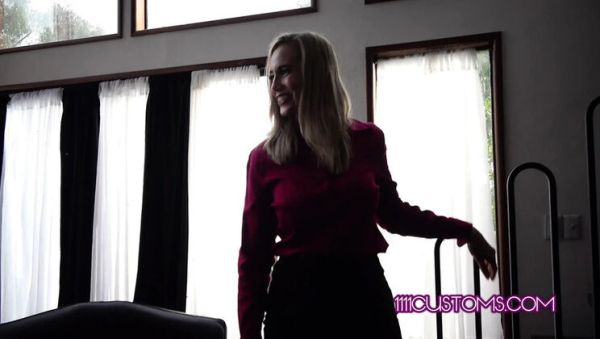 Busty housewife Lilly James and curvy cutie Nicole Sage fuck with a strap-on - porntry.com on freevids.org