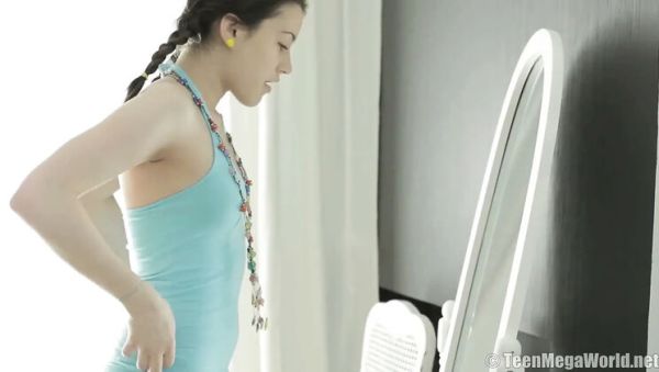 Massage for Izi: Teen Blowjob and Happy Ending - veryfreeporn.com - Britain on freevids.org