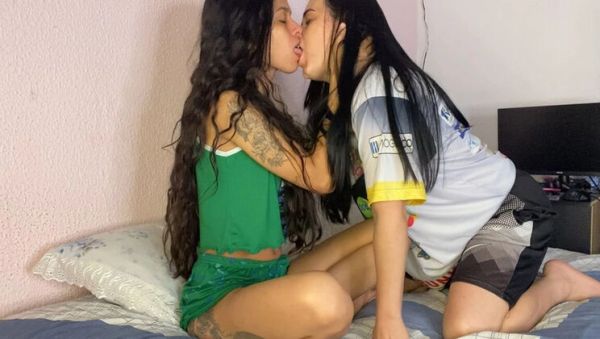 Husband Caught His Wife Kissing Her Lesbian Best Friend - Then It Turned Into a Threesome - porntry.com - Brazil on freevids.org