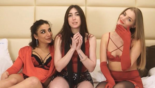 Strip Rock Paper Scissors: Winners Get Their Lesbian Desires - xxxfiles.com - Britain on freevids.org