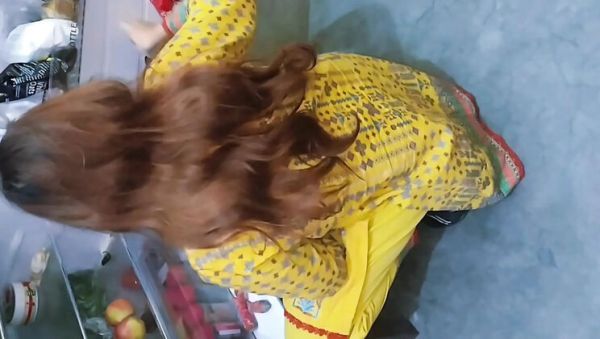 Pakistani Beautiful Bhabi Cleaning Fridge in Winter – Desi Homemade Sex Video - veryfreeporn.com - India - Pakistan on freevids.org