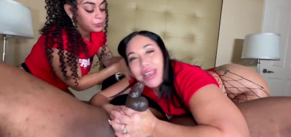 Stepmom and daughter tag team BBC - inxxx.com on freevids.org